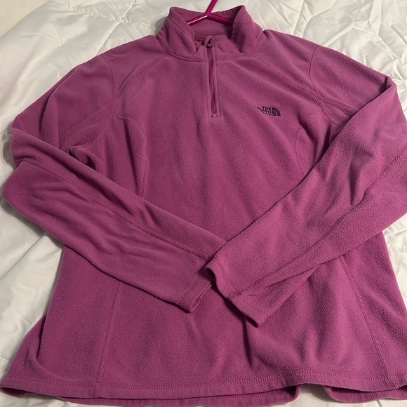 The North Face women’s half zip fleece. - Picture 2 of 3